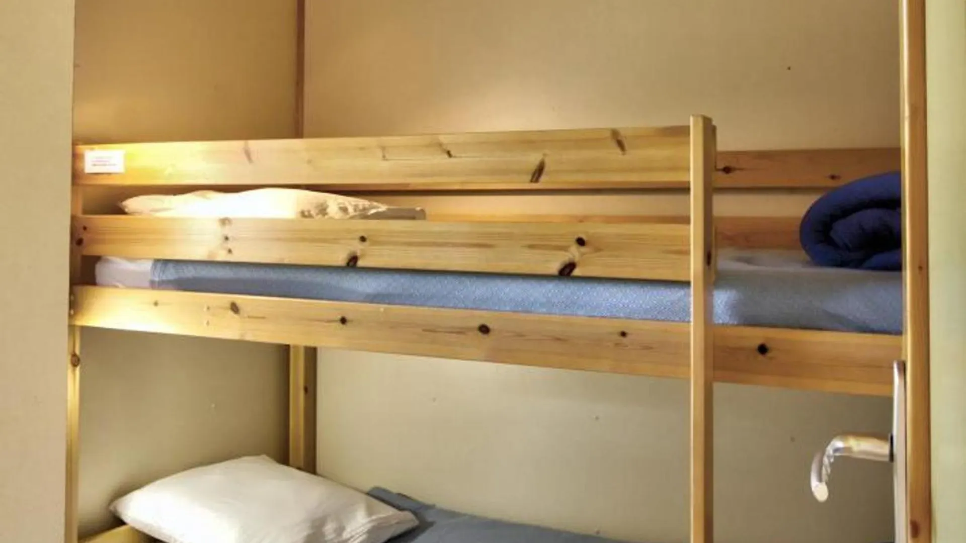 Holiday home Chalet Familial Tout Equipe Avec Terrasse, Au Coeur Des Monts De La Madeleine, Proche La Loge Des Gardes - Fr-1-496-245 Saint-Rirand