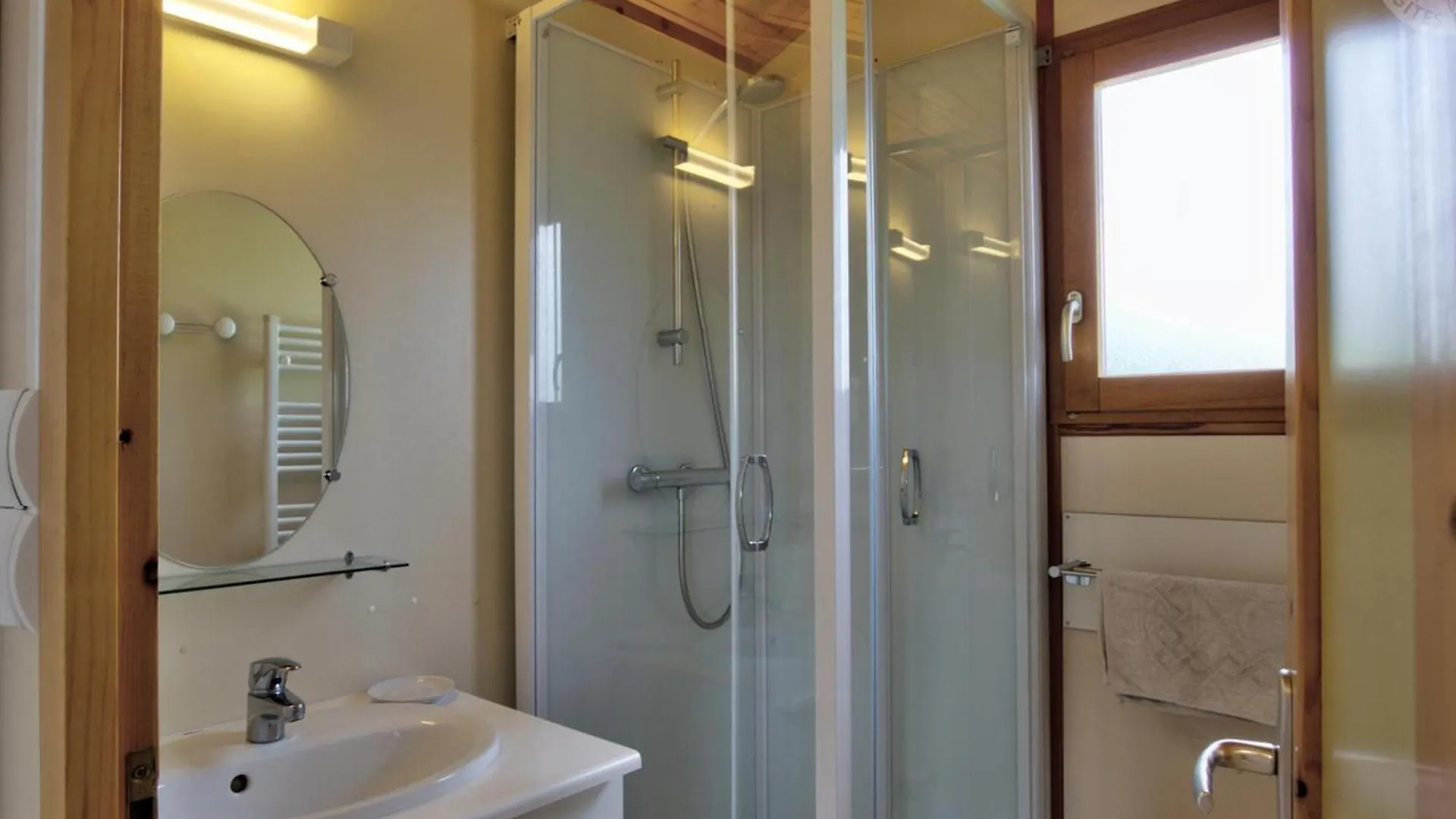 Chalet Familial Tout Equipe Avec Terrasse, Au Coeur Des Monts De La Madeleine, Proche La Loge Des Gardes - Fr-1-496-245 Saint-Rirand France