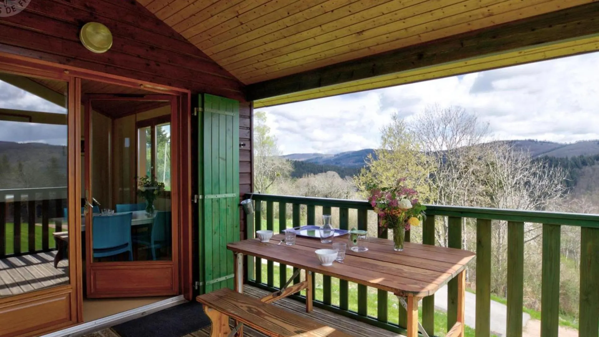 Holiday home Chalet Familial Tout Equipe Avec Terrasse, Au Coeur Des Monts De La Madeleine, Proche La Loge Des Gardes - Fr-1-496-245 Saint-Rirand