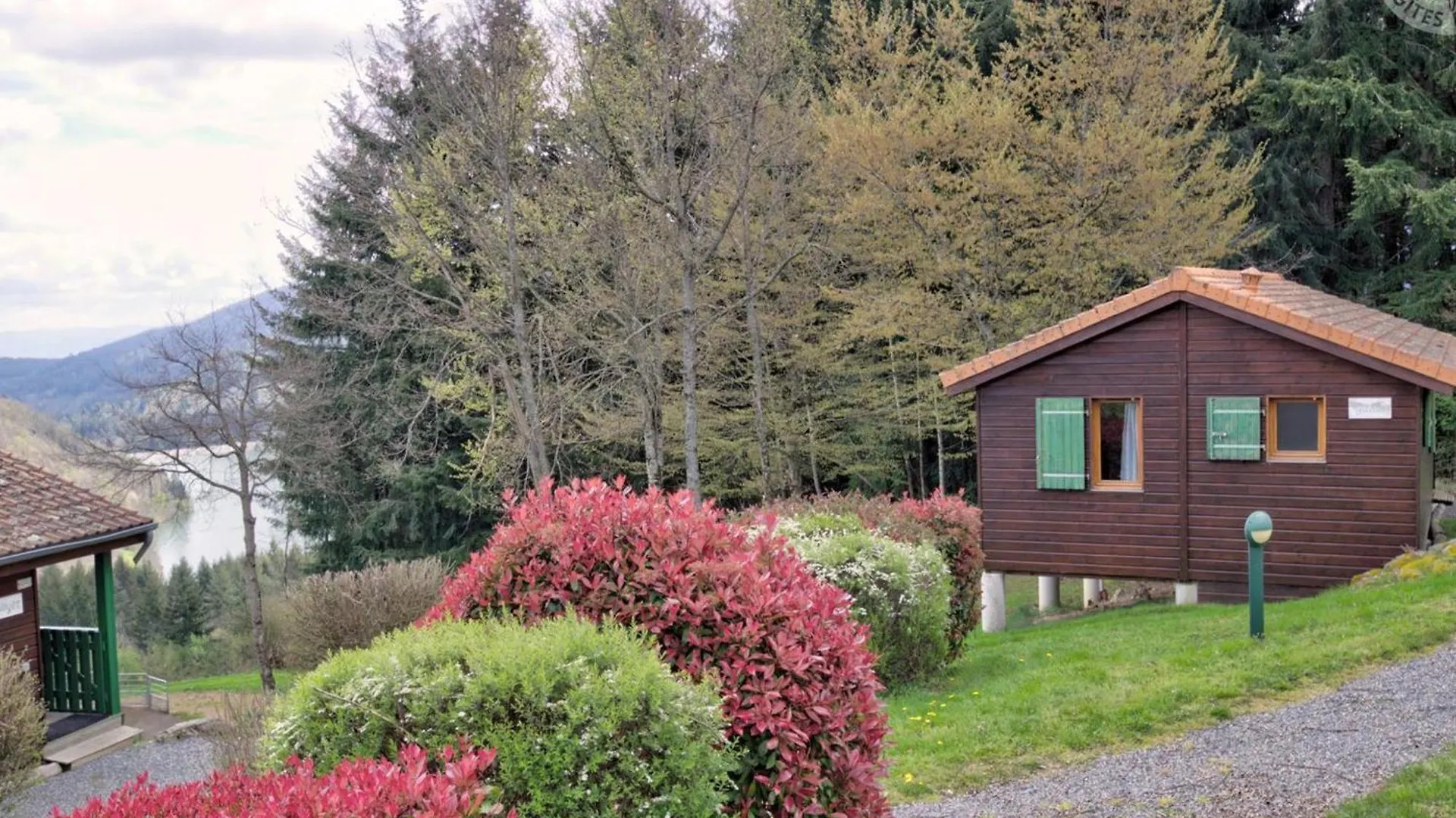 Chalet Familial Tout Equipe Avec Terrasse, Au Coeur Des Monts De La Madeleine, Proche La Loge Des Gardes - Fr-1-496-245 Saint-Rirand Holiday home